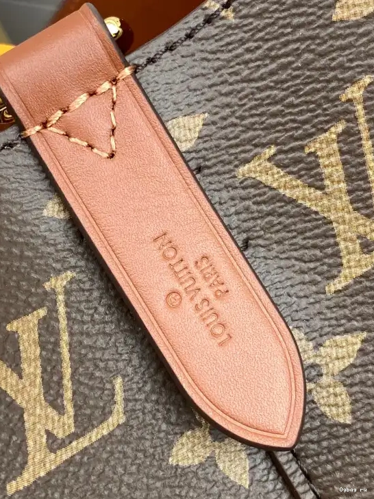 VUITTON LOUIS NÉONOÉ 0630